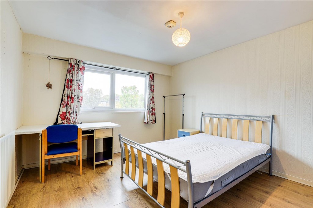 Lismore Close, Nottingham, NG7