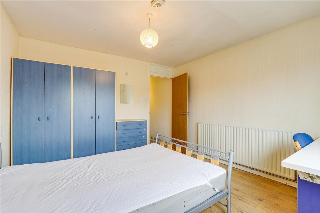 Lismore Close, Nottingham, NG7