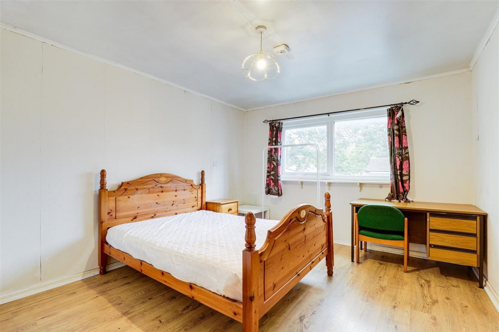 Lismore Close, Nottingham, NG7