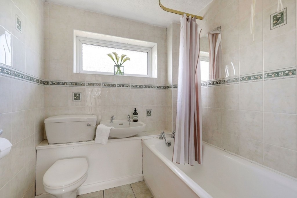 Graveney Gardens, Arnold, NG5