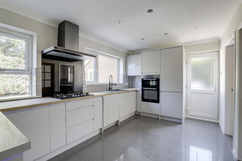 Charlbury Court, Bramcote, NG9