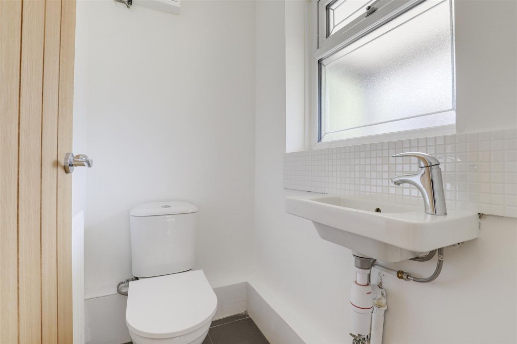 Charlbury Court, Bramcote, NG9