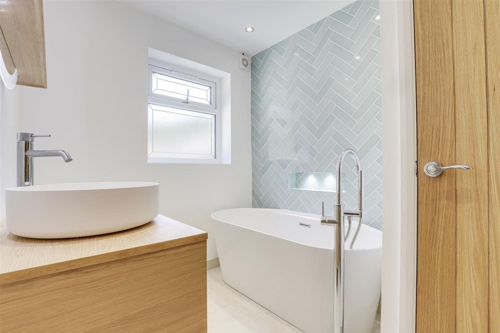 Charlbury Court, Bramcote, NG9