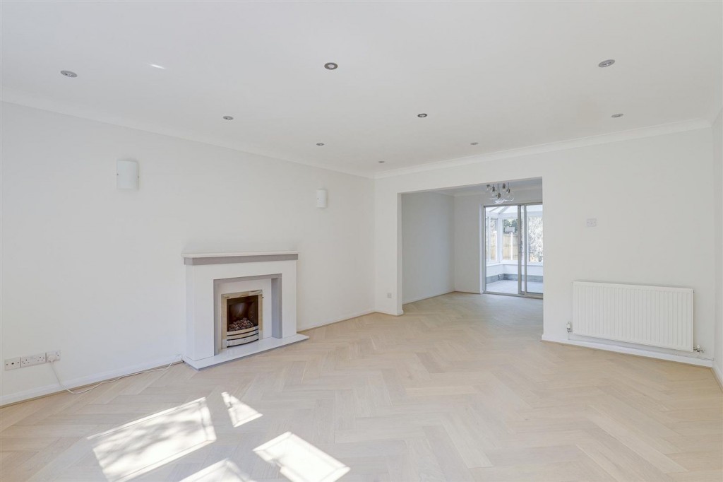 Charlbury Court, Bramcote, NG9