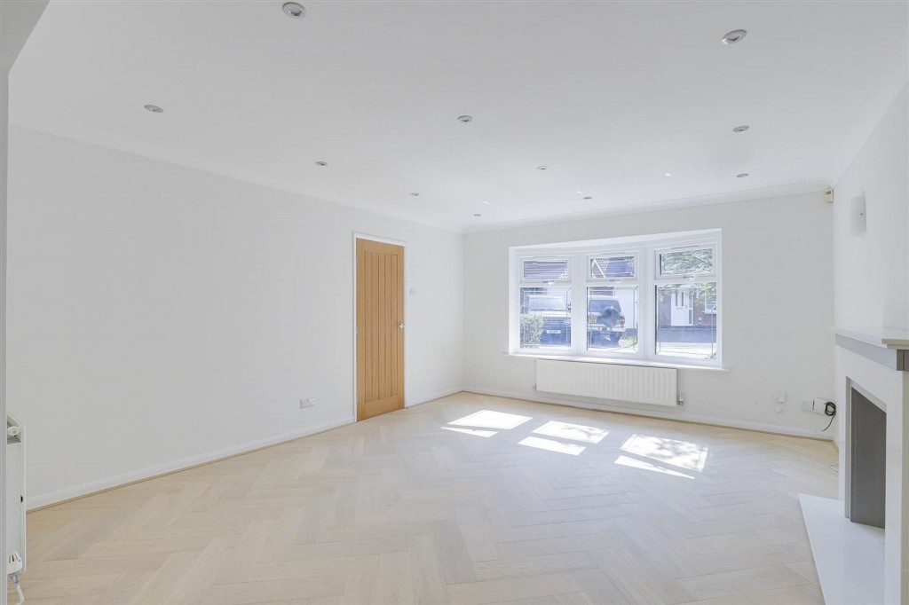 Charlbury Court, Bramcote, NG9