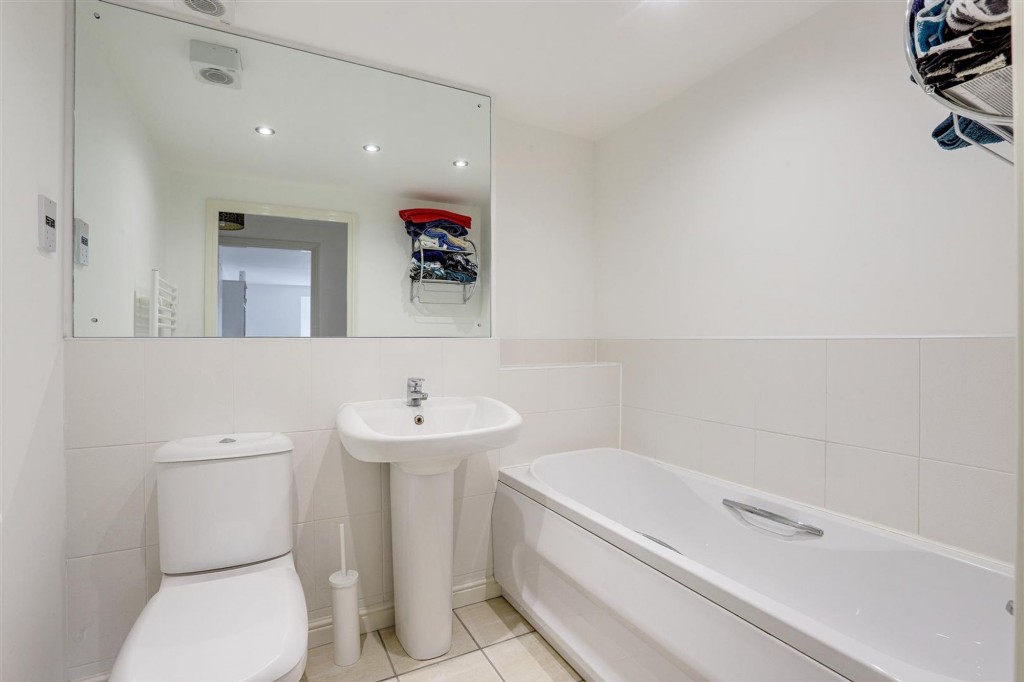 Radcliffe Road, West Bridgford, NG2