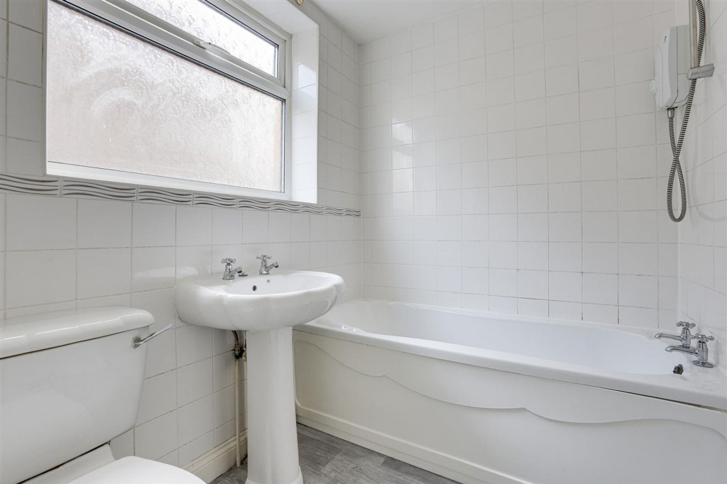 The Hollows, Long Eaton, NG10