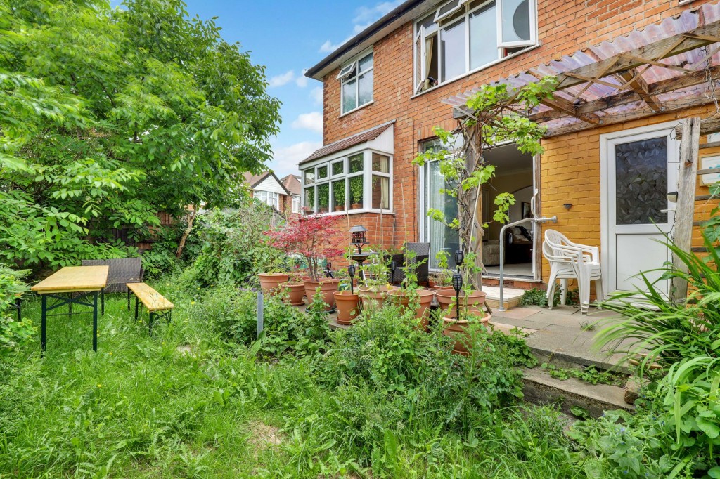 Lamorna Grove, Nottingham, NG11