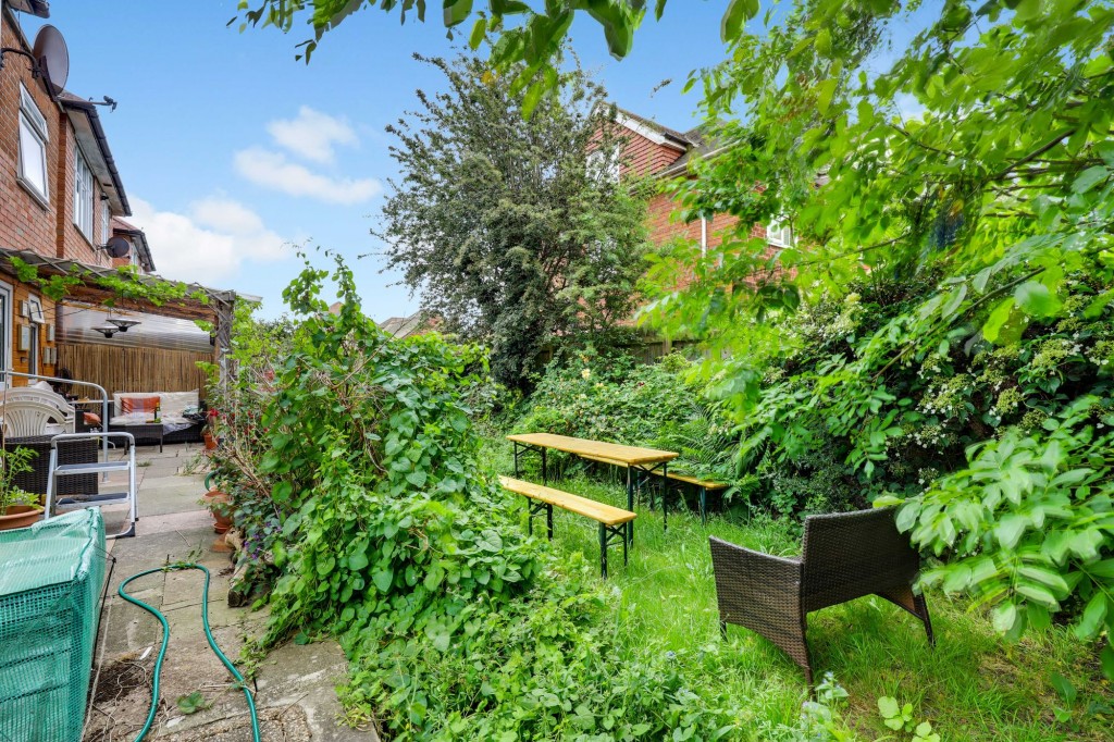 Lamorna Grove, Nottingham, NG11
