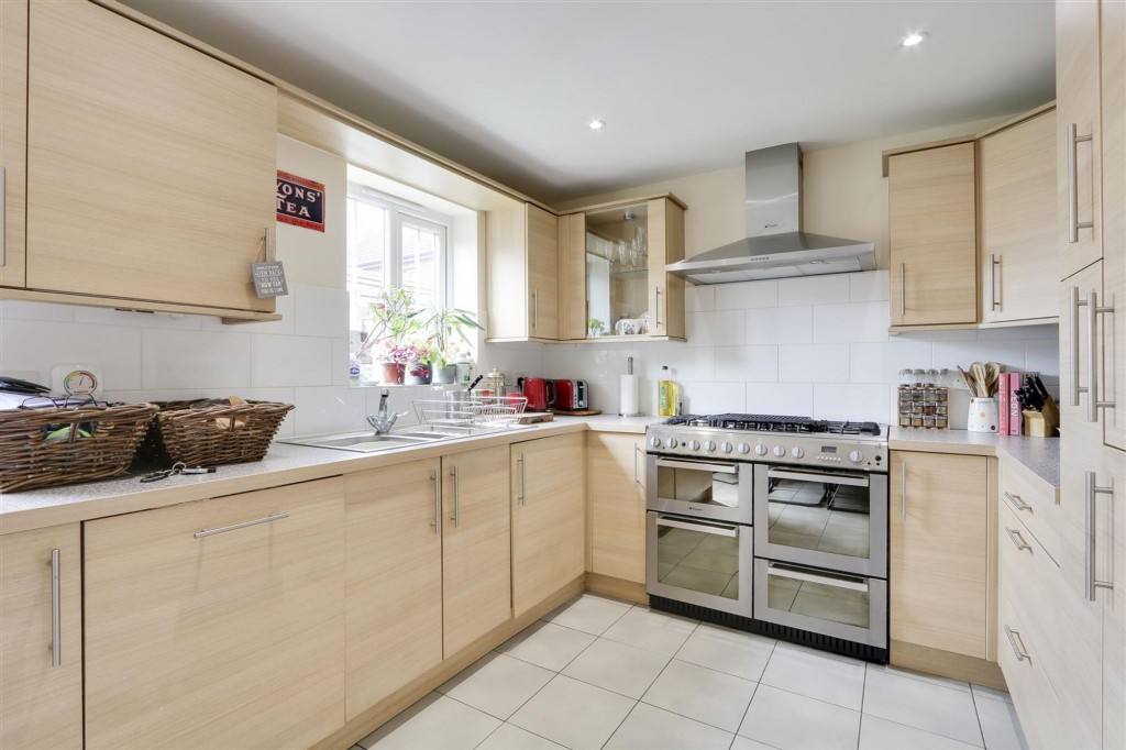 James Drive, Calverton, NG14
