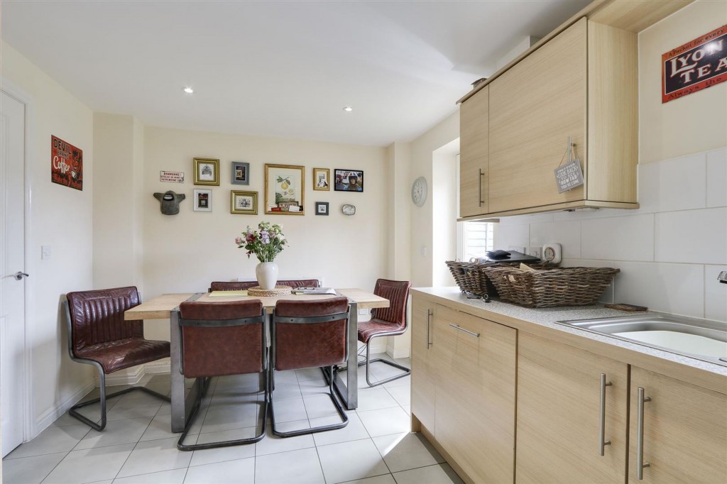 James Drive, Calverton, NG14