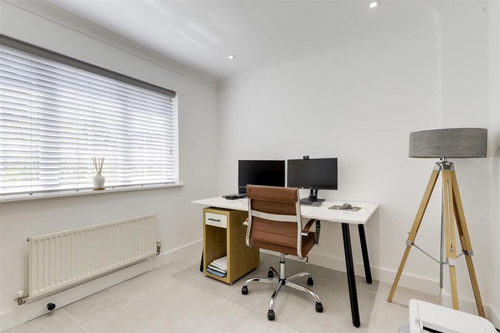 Thales Drive, Arnold, NG5