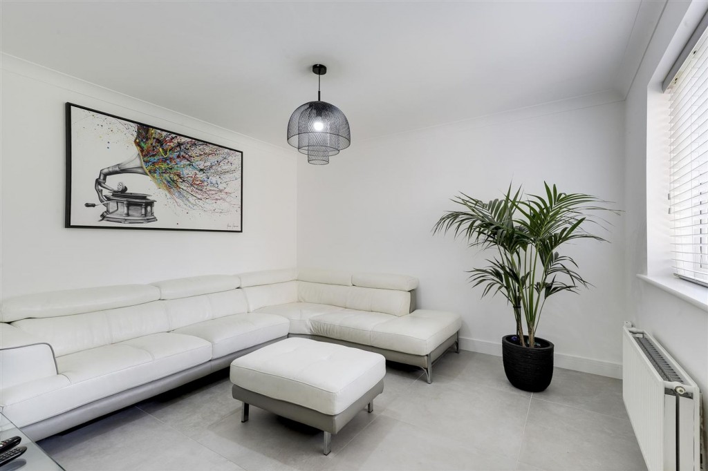 Thales Drive, Arnold, NG5