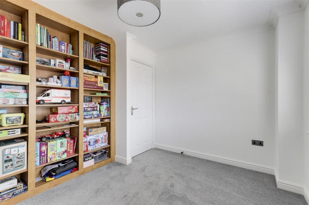 Thales Drive, Arnold, NG5