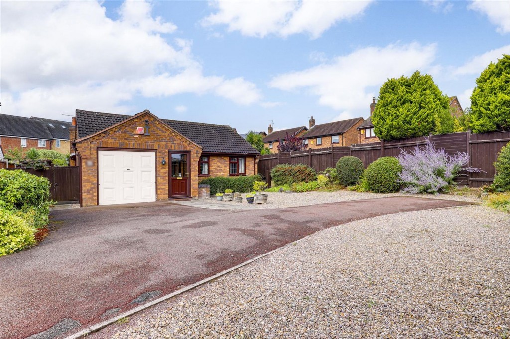 Woolacombe Close, Nottingham, NG3