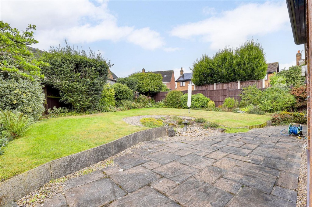 Woolacombe Close, Nottingham, NG3