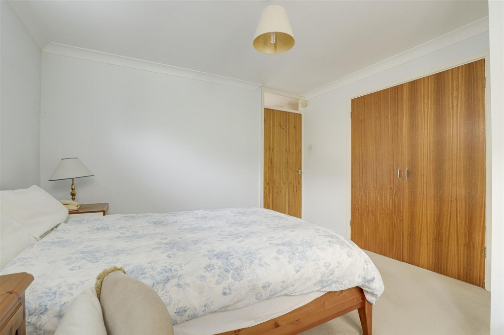 Woolacombe Close, Nottingham, NG3