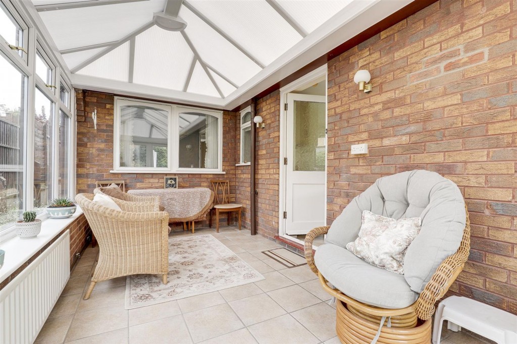 Woolacombe Close, Nottingham, NG3