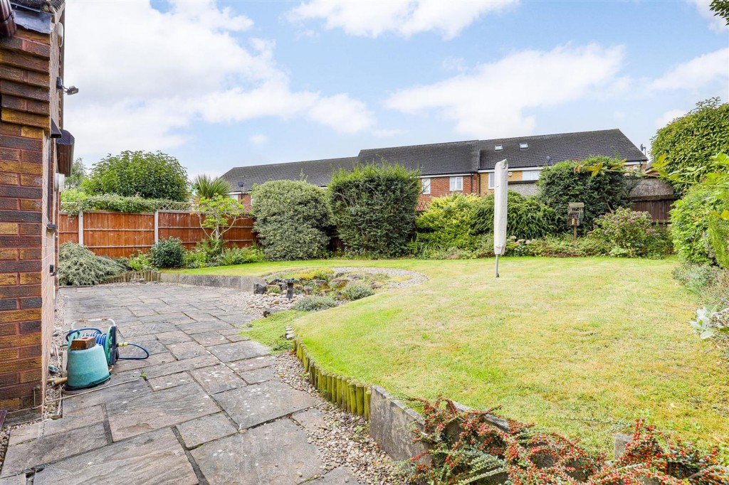 Woolacombe Close, Nottingham, NG3