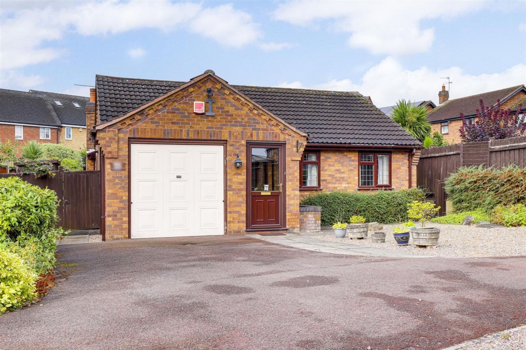 Woolacombe Close, Nottingham, NG3