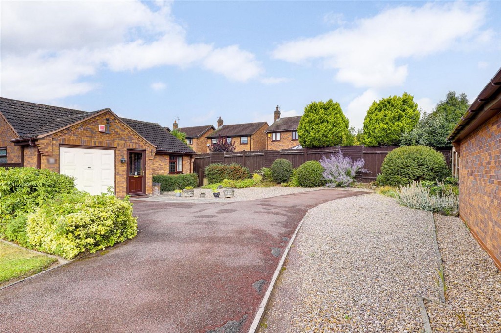 Woolacombe Close, Nottingham, NG3