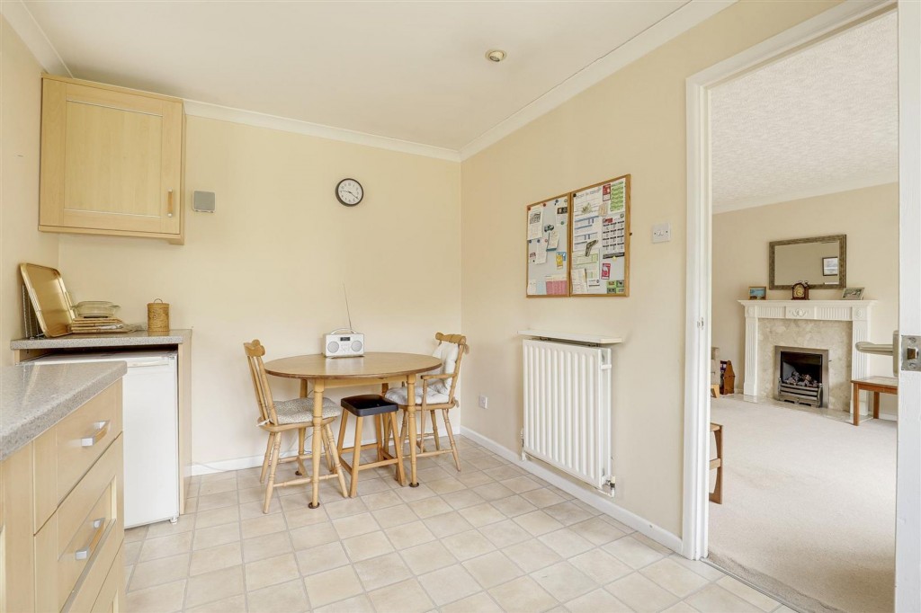 Woolacombe Close, Nottingham, NG3