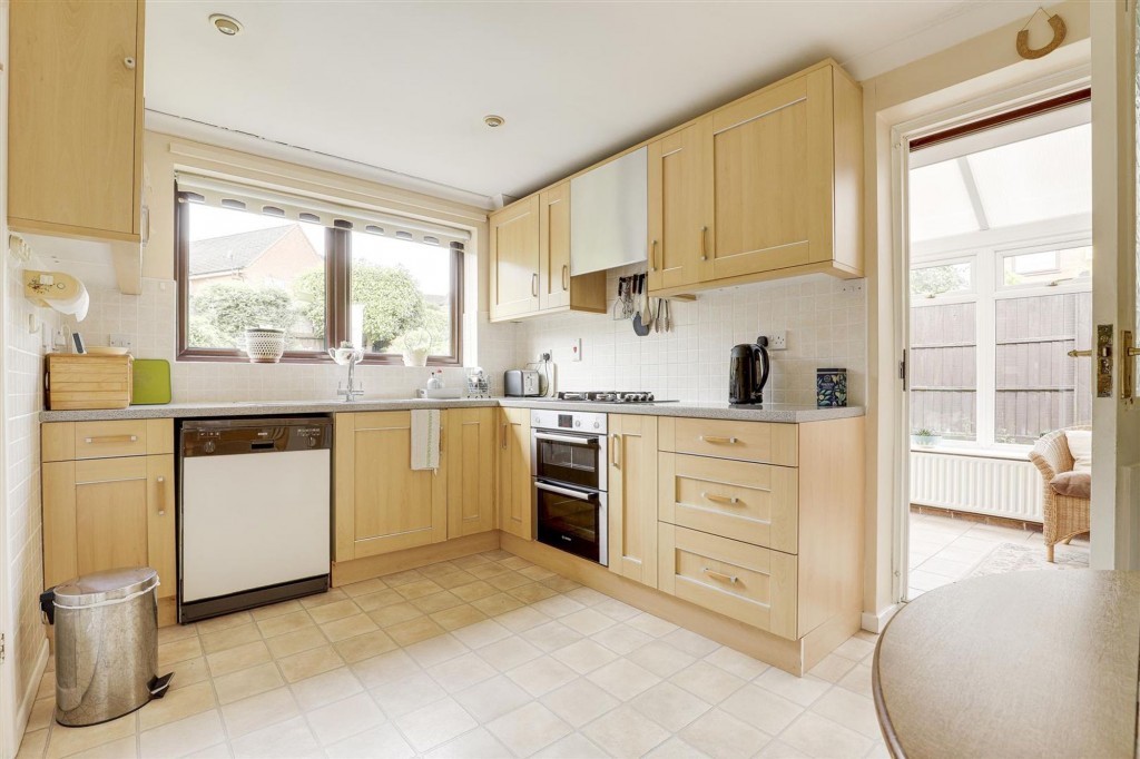 Woolacombe Close, Nottingham, NG3