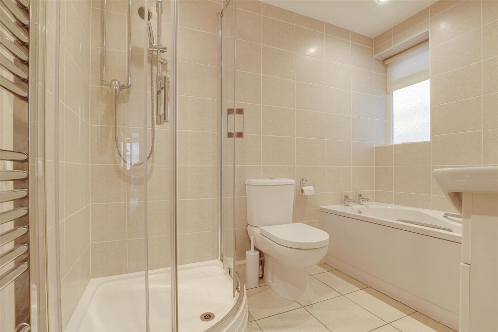 Woolacombe Close, Nottingham, NG3