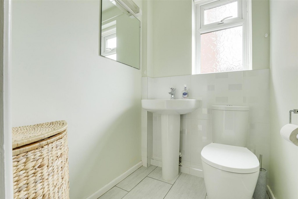 Woolacombe Close, Nottingham, NG3