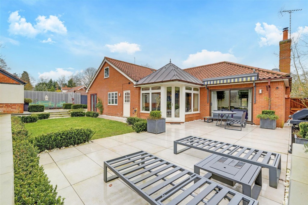 Main Street, Woodborough, NG14