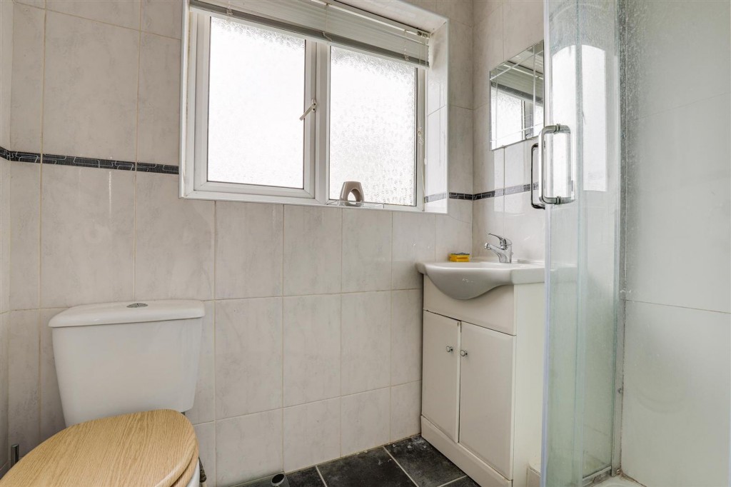 Mansfield Road, Redhill, NG5