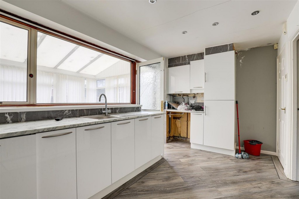 Mansfield Road, Redhill, NG5