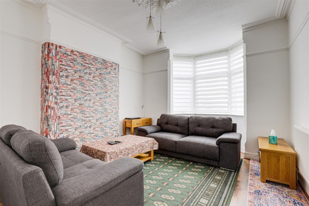 Broomhill Road, Nottingham, NG6