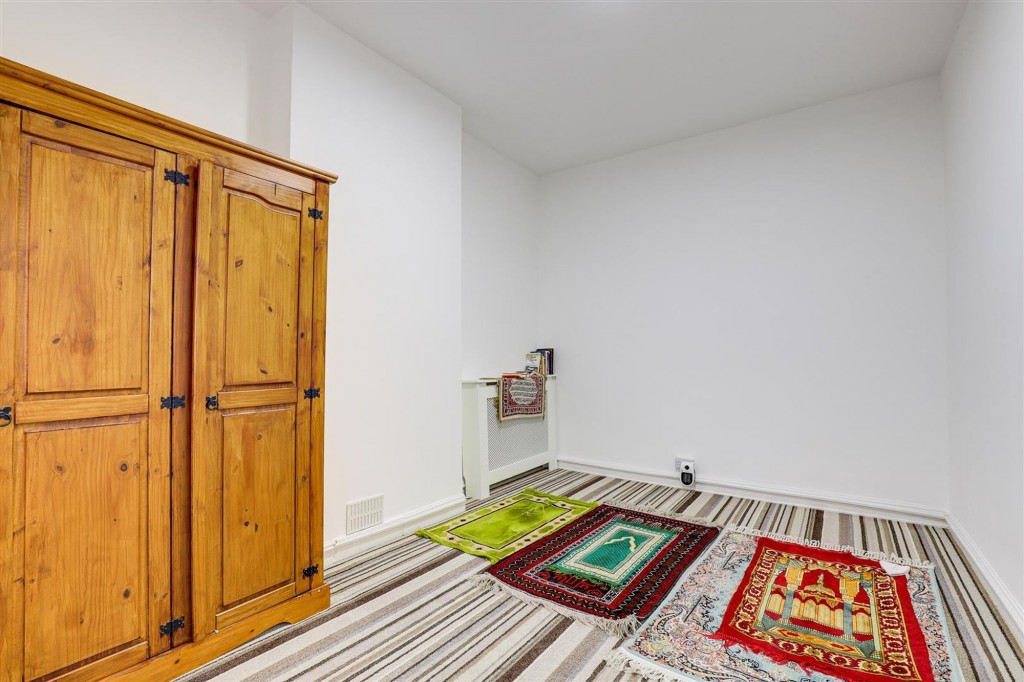 Broomhill Road, Nottingham, NG6