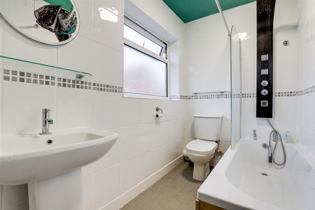 Broomhill Road, Nottingham, NG6