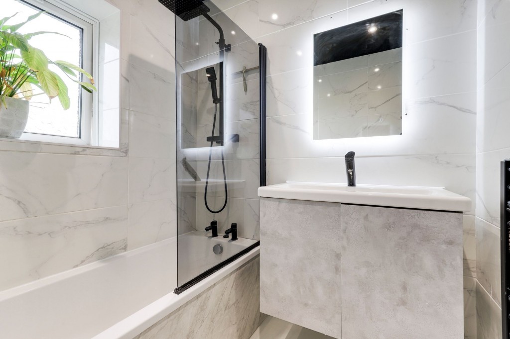 Fraser Road, Carlton, NG4