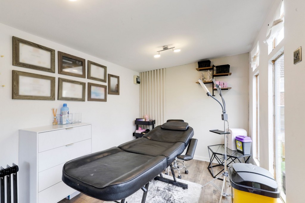 Fraser Road, Carlton, NG4