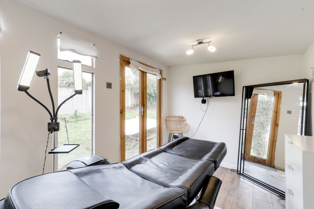 Fraser Road, Carlton, NG4