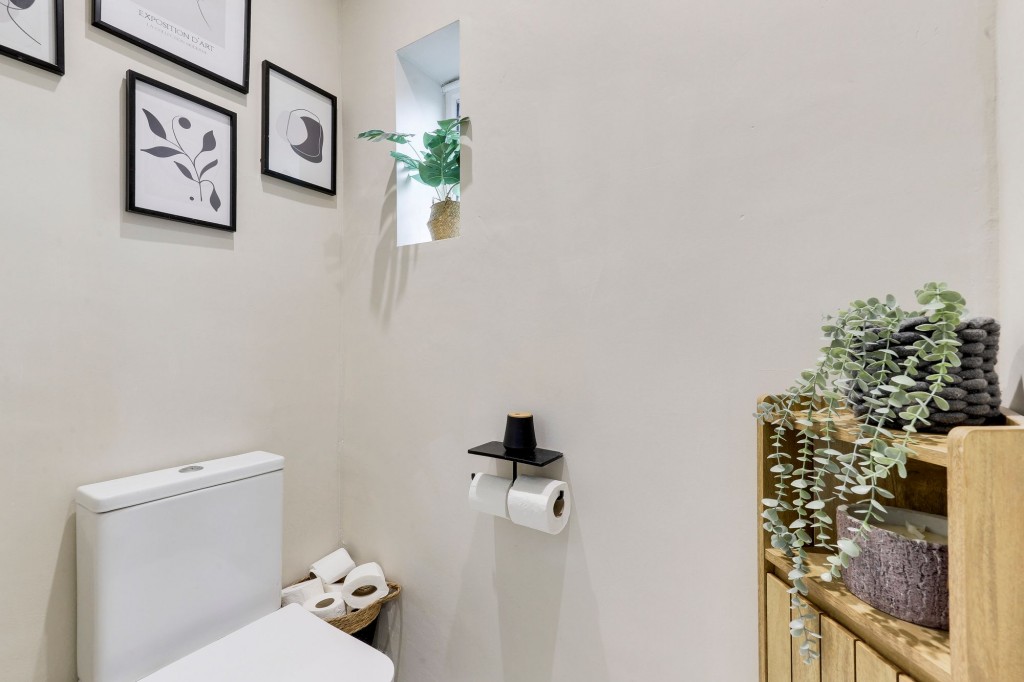 Fraser Road, Carlton, NG4