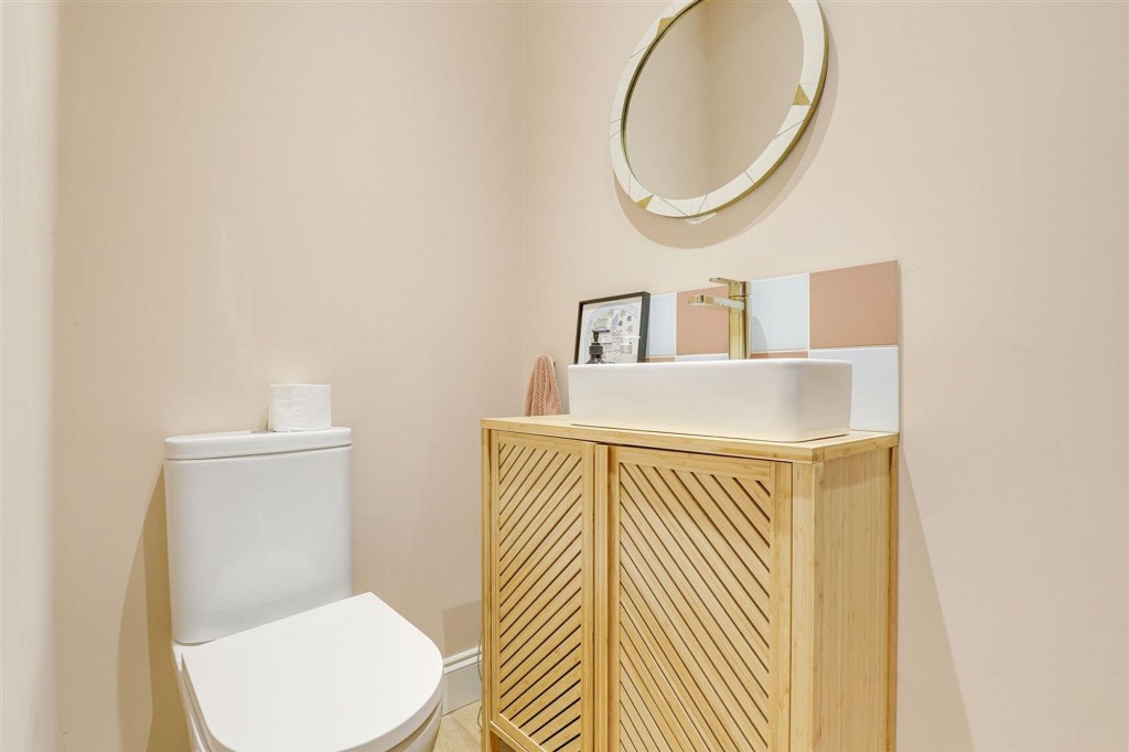 Main Road, Wilford, NG11