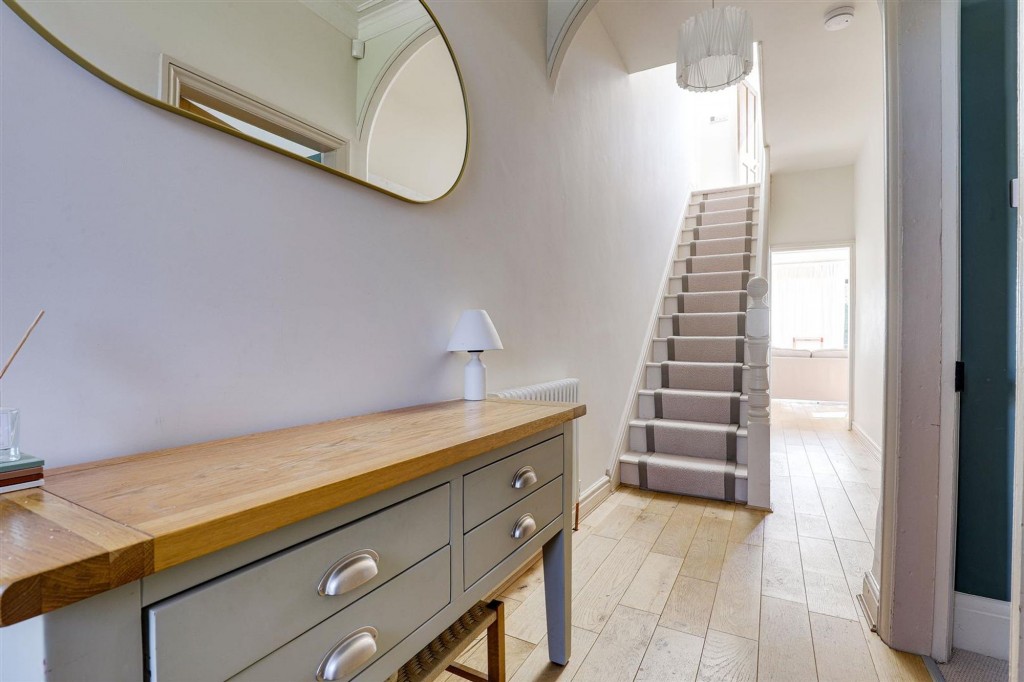 Main Road, Wilford, NG11