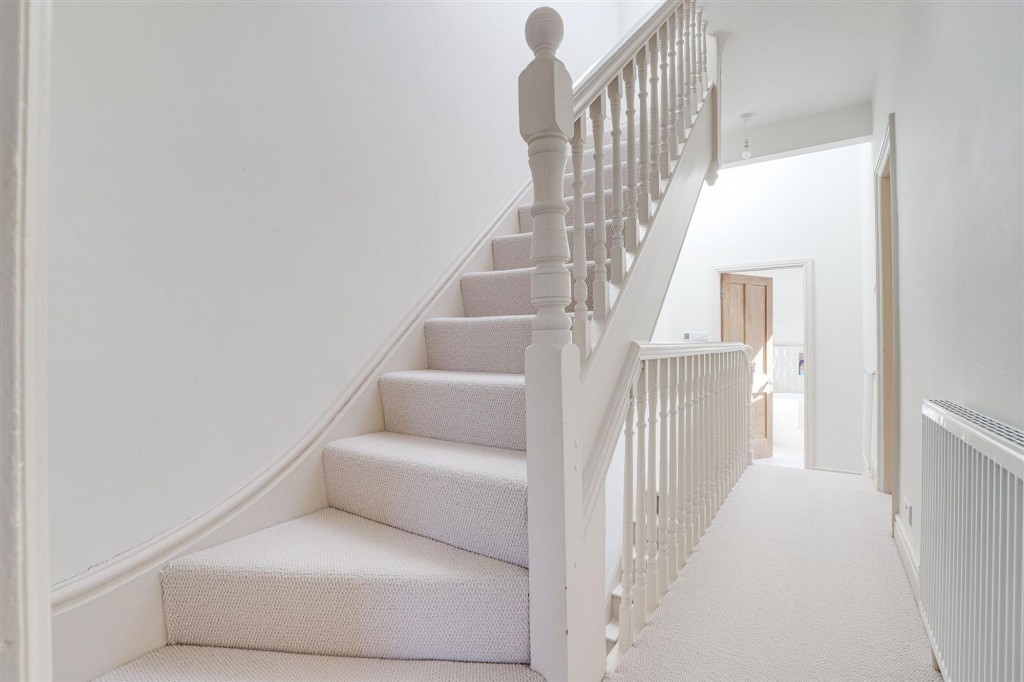 Main Road, Wilford, NG11