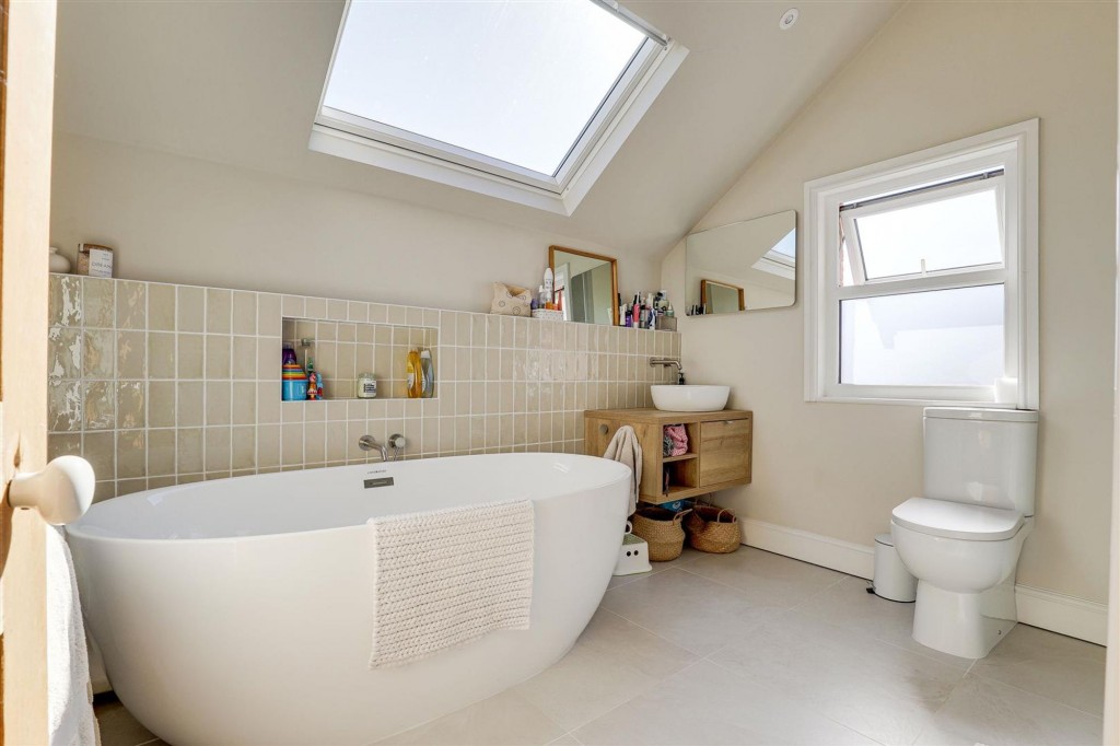 Main Road, Wilford, NG11