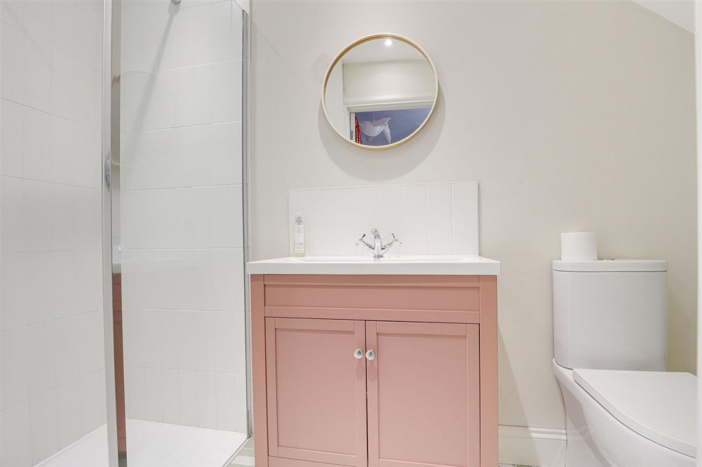 Main Road, Wilford, NG11