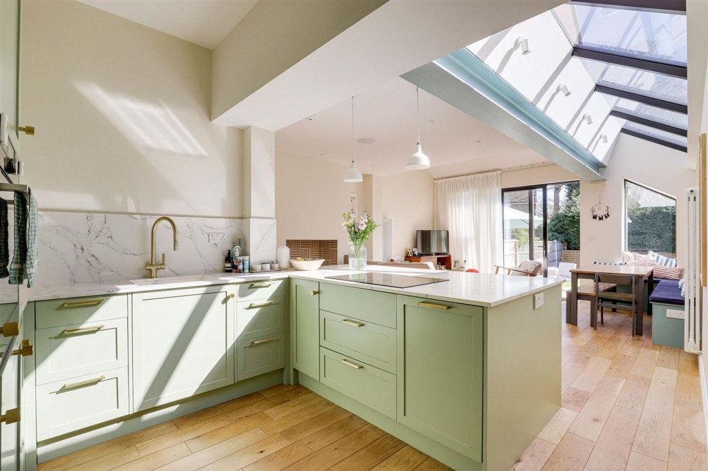 Main Road, Wilford, NG11