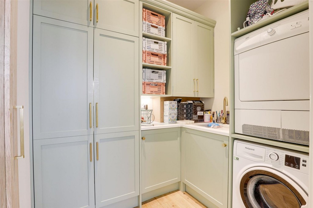 Main Road, Wilford, NG11