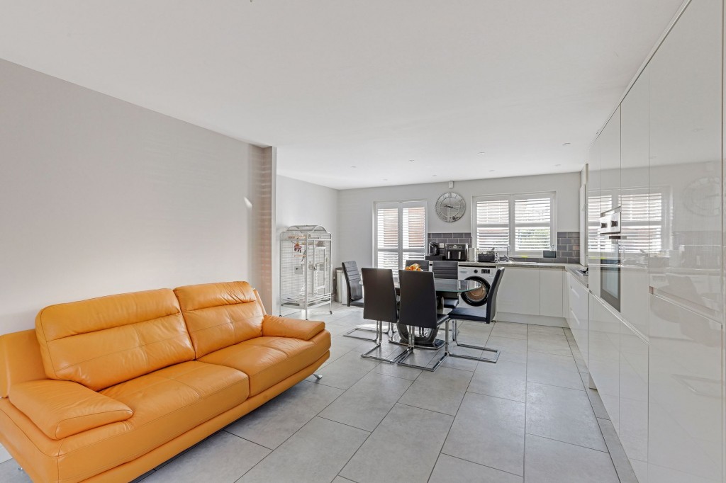 Versailles Gardens, Hucknall, NG15