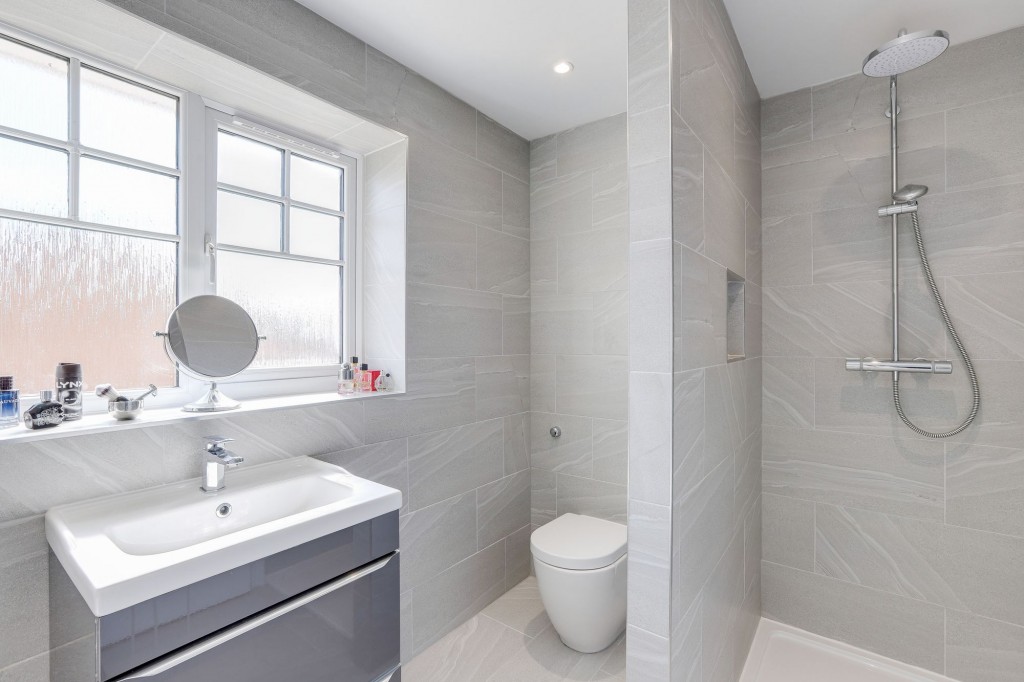 Versailles Gardens, Hucknall, NG15