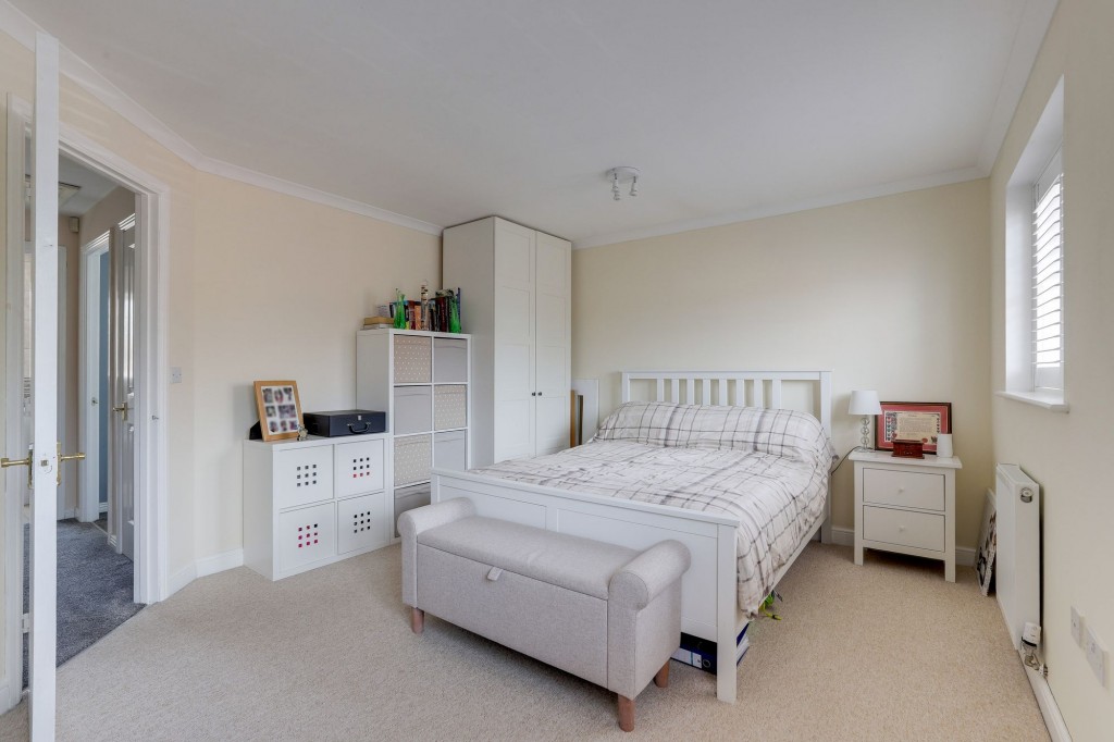 Versailles Gardens, Hucknall, NG15