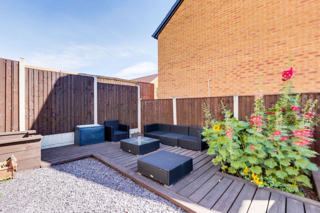 Versailles Gardens, Hucknall, NG15